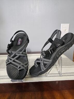 Skechers Women’s Black and White Strappy Outdoor Sandals